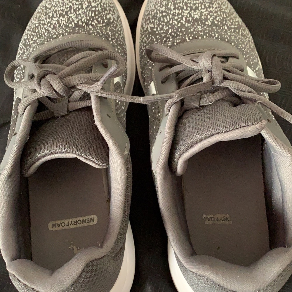 Avia grey shoes